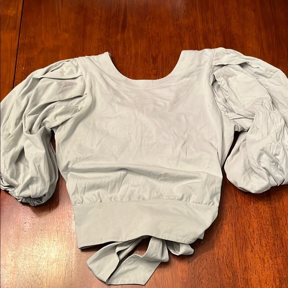 NWT Express Elegant Gray Women's wrap around cropped  Top Small - Picture 2 of 8